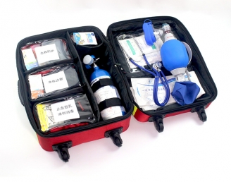 足球比賽現(xiàn)場隊醫(yī)的藥箱會準(zhǔn)備哪些東西？